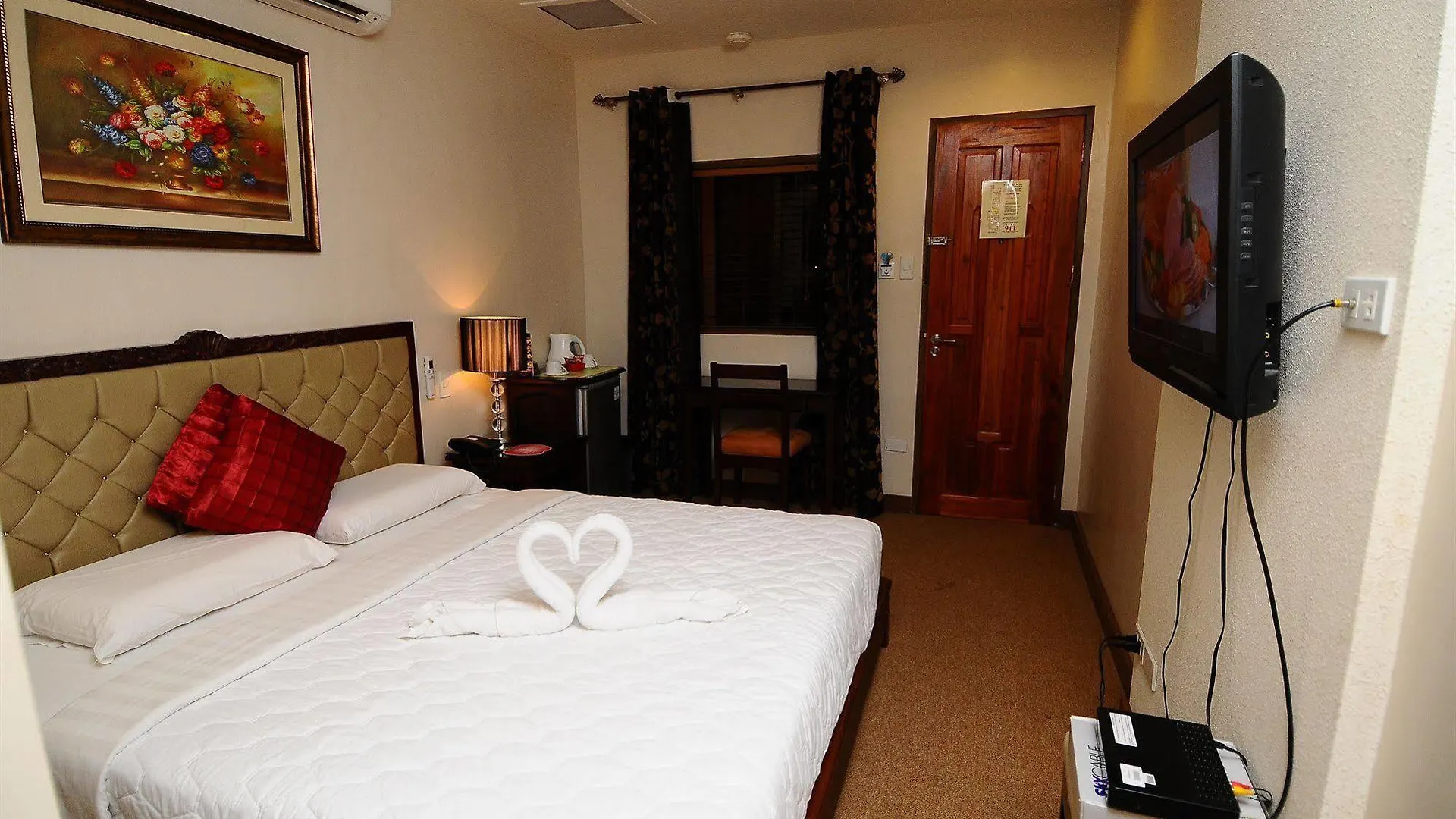 Big Apple Hotel & Bar Davao