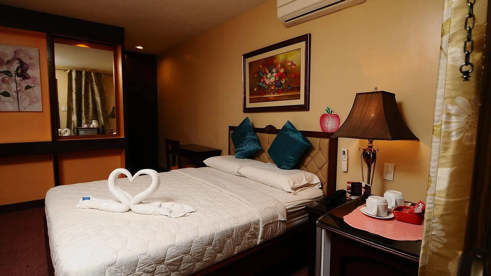 Big Apple Hotel & Bar Davao