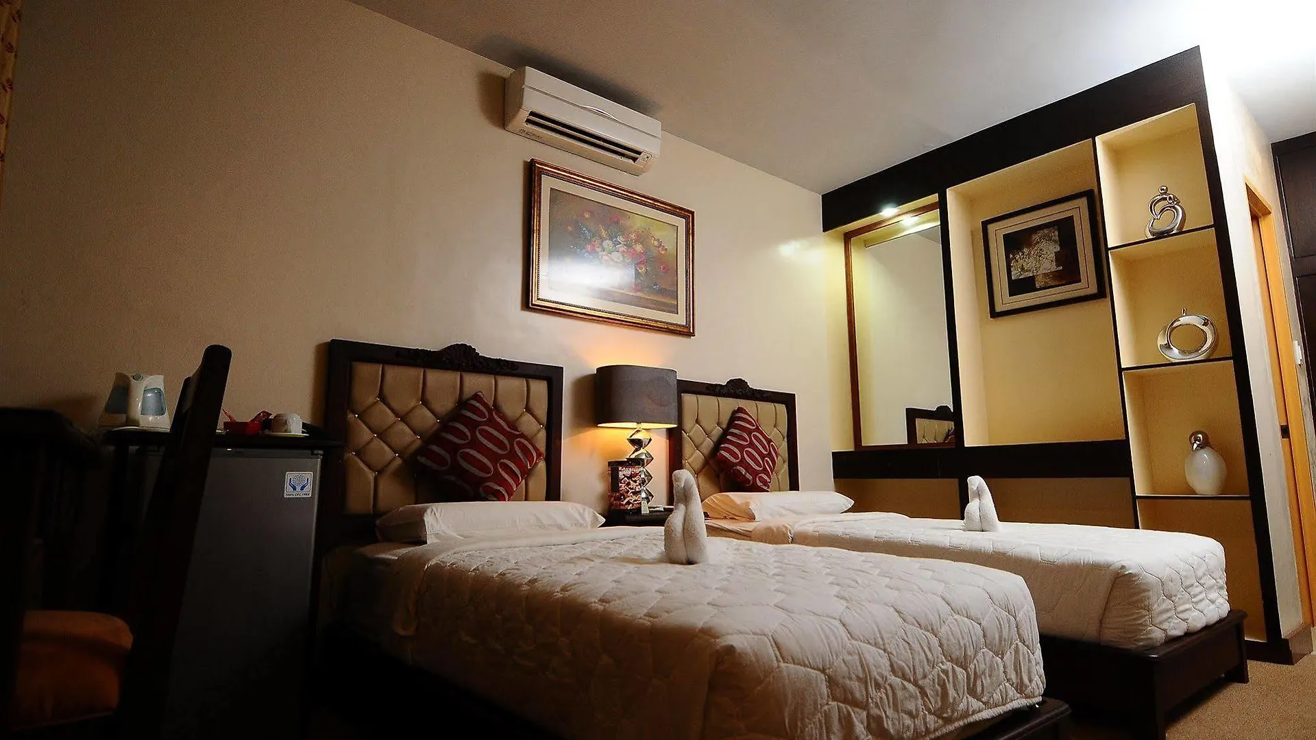 Big Apple Hotel & Bar Davao City 2*,  Filippine